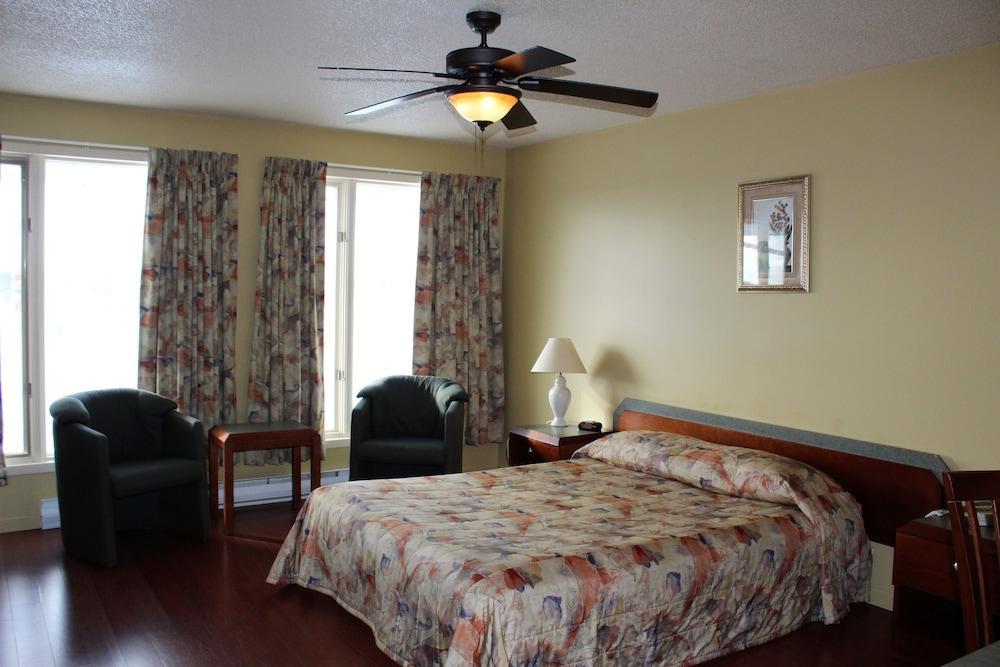 Motel Quatre Saisons Forestville Extérieur photo
