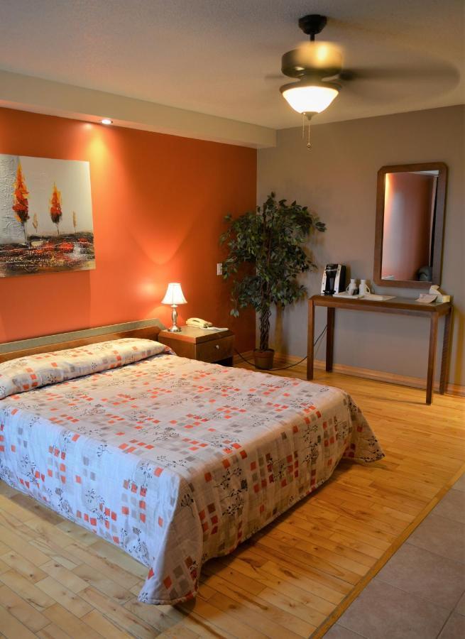 Motel Quatre Saisons Forestville Extérieur photo