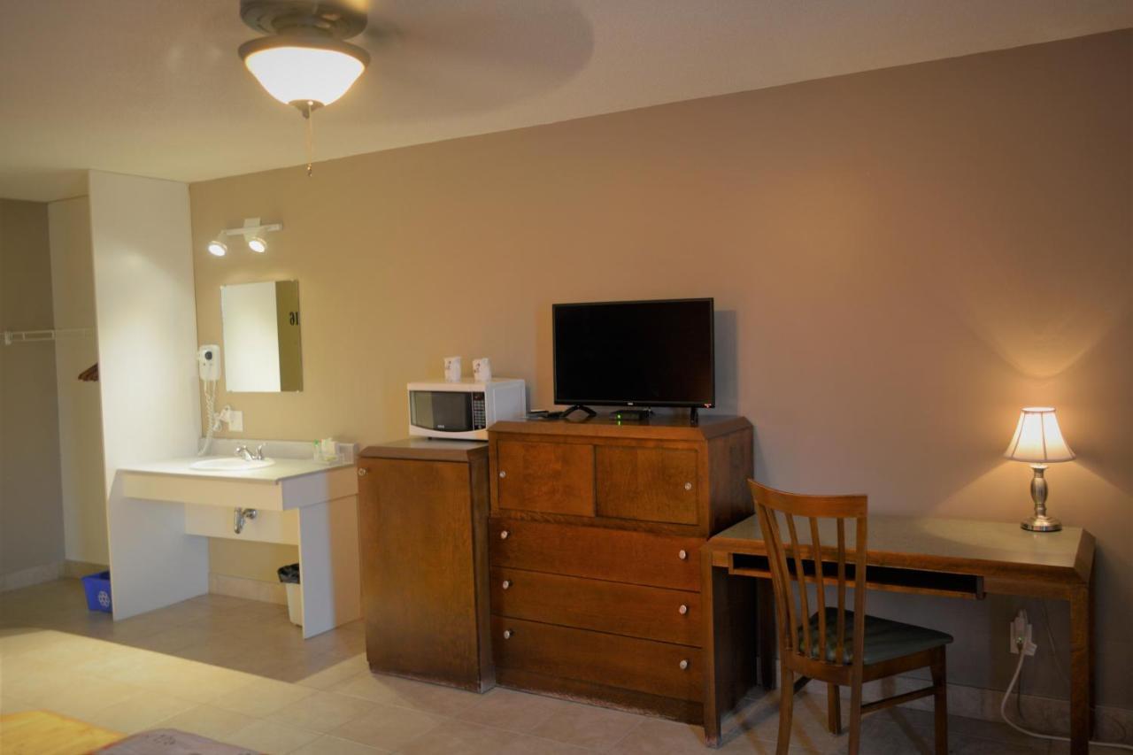 Motel Quatre Saisons Forestville Extérieur photo