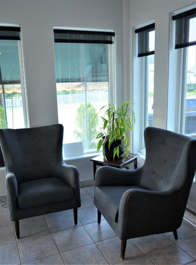 Motel Quatre Saisons Forestville Extérieur photo
