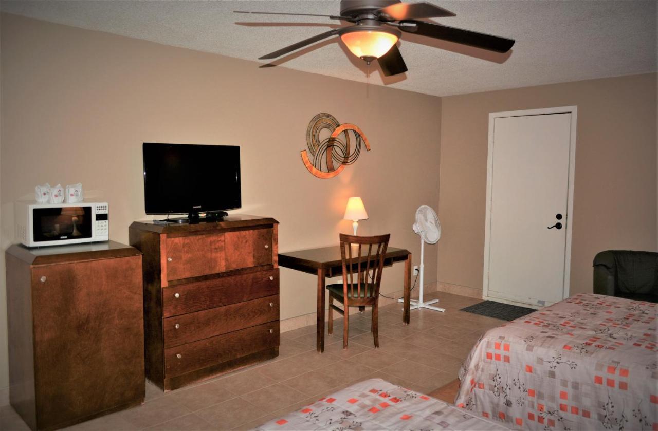 Motel Quatre Saisons Forestville Extérieur photo
